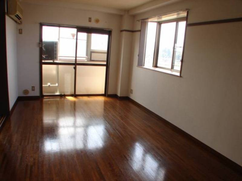 高速インタネット無料導入済。明るい室内