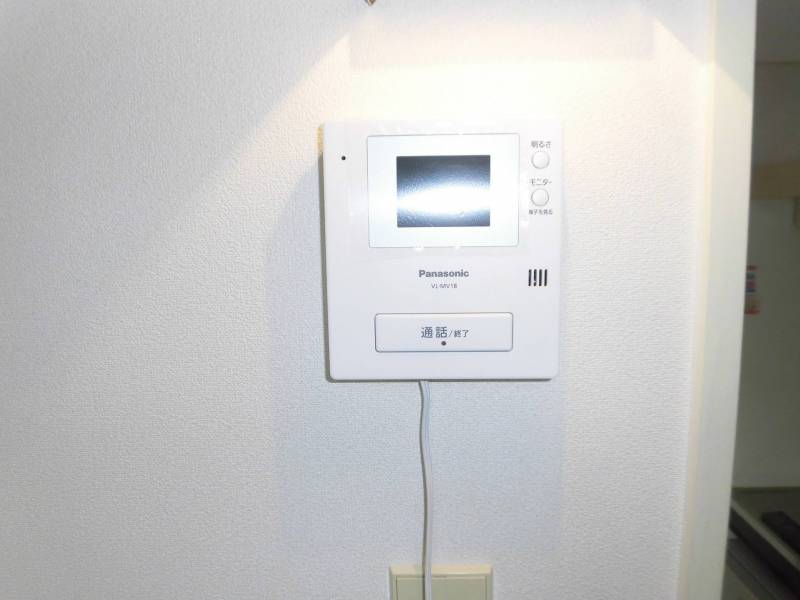 モニター付きインターホンで安心です