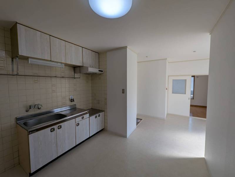 壁付けキッチンはお部屋が広く使えますよ