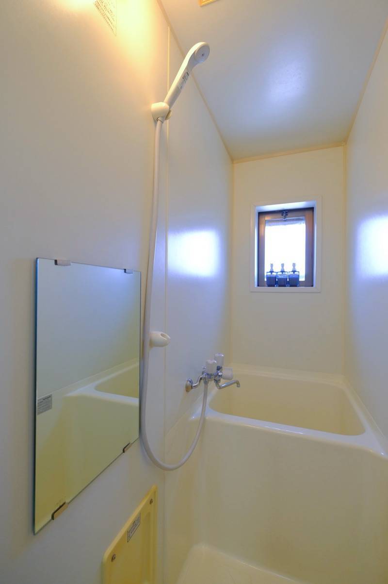 小さい湯船もついています。