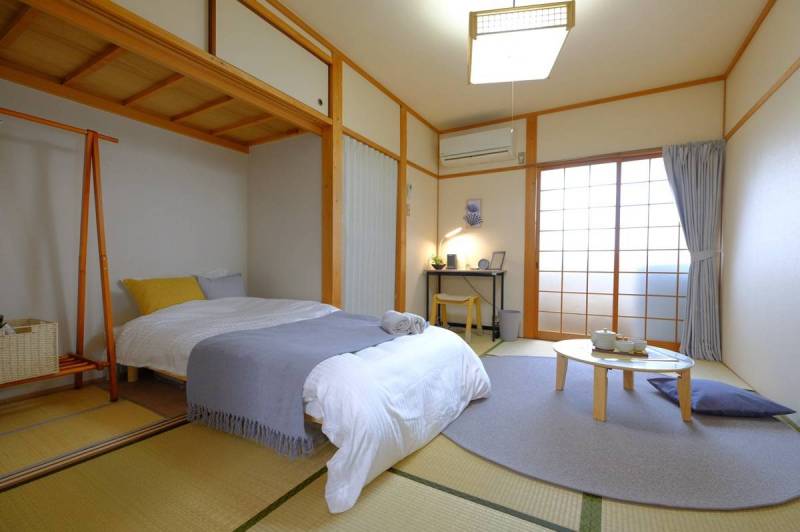 畳を残し、押入れをリフォームしたお部屋です。