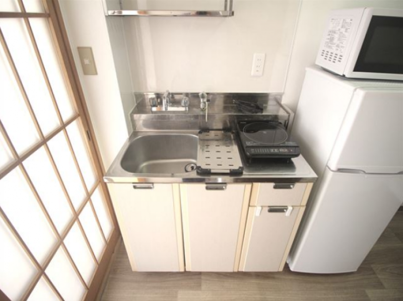 冷蔵庫、電子レンジ、洗濯機付きです。