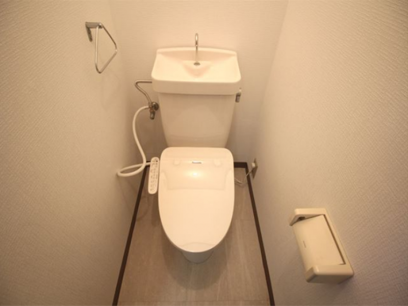 ウォシュレット付きです。
