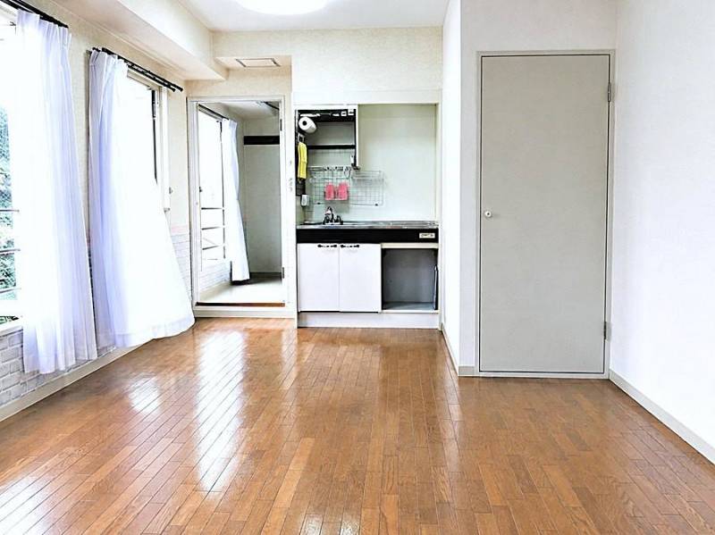 横幅３０６センチ。　縦幅最長５３０センチの広々。