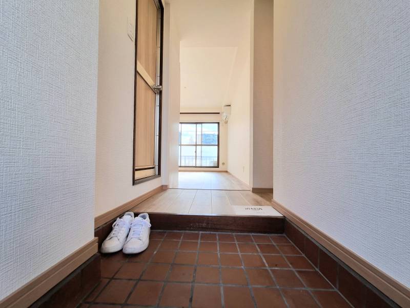 玄関から見た全体