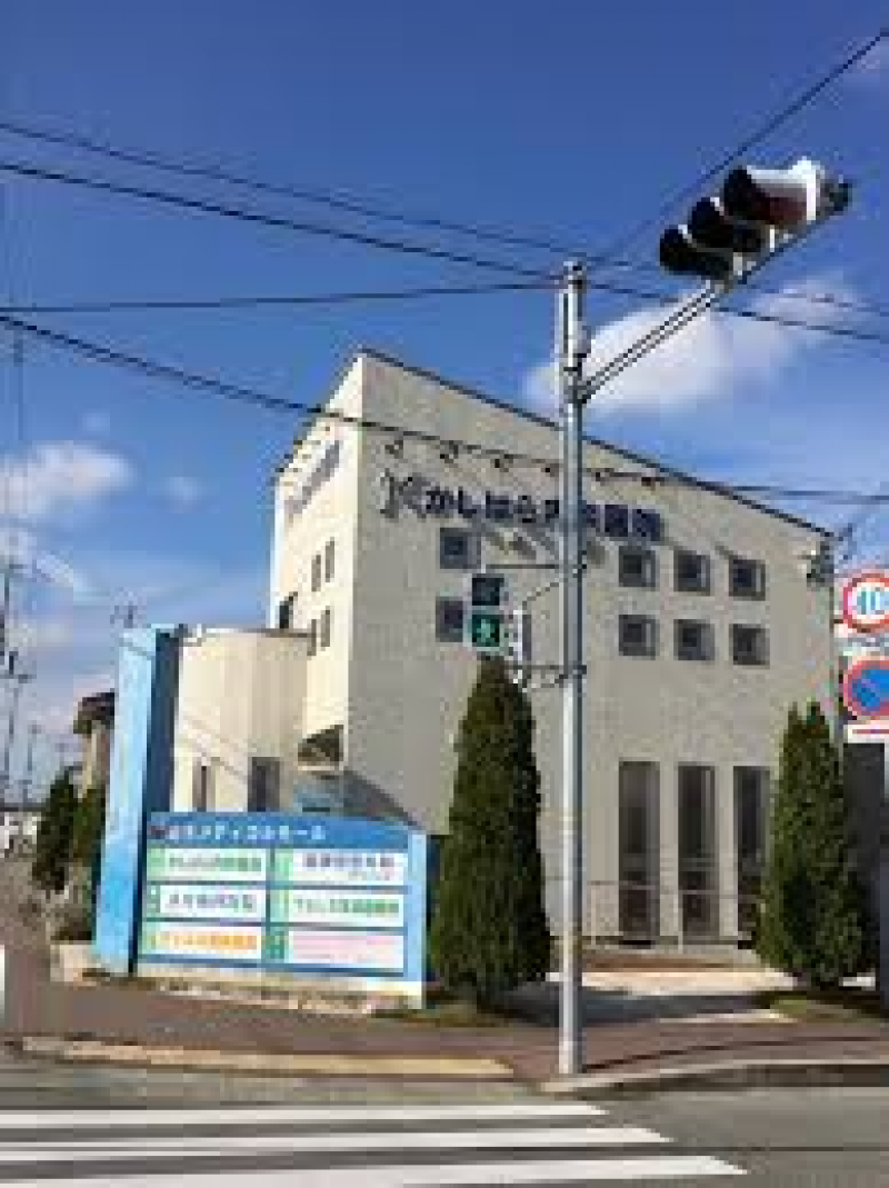 徒歩５分以内に医療関係が集中してあり、安心です