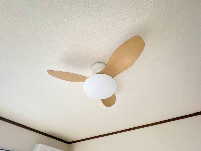 リモコン・スマホどちらでも操作可能です。