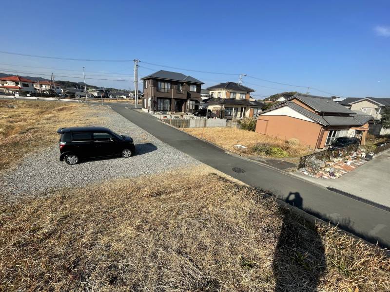 目の前には堤防スペースあり