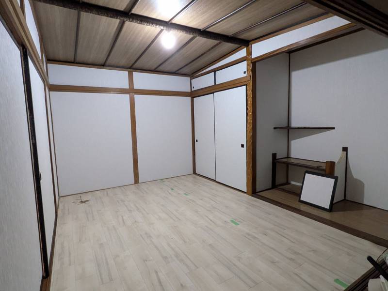 豊富な収納あり。引き戸を外せば大きなリビングに様変わり