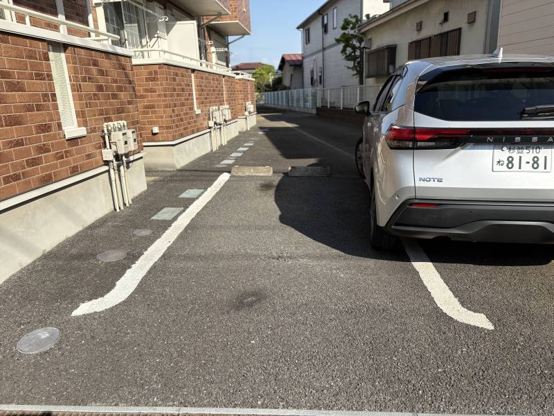 駐車場あります。7700円です。