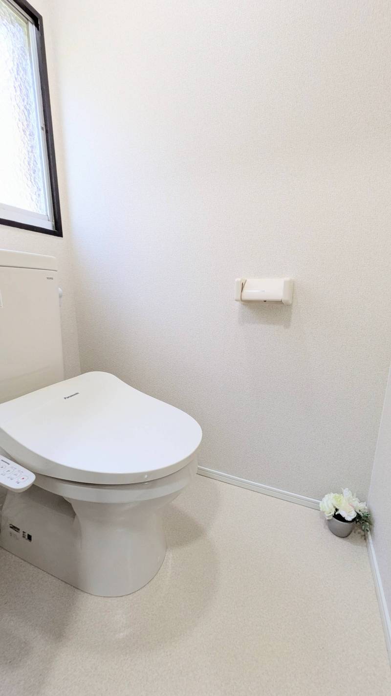 トイレは全面リフォーム済み♪新品で綺麗です！