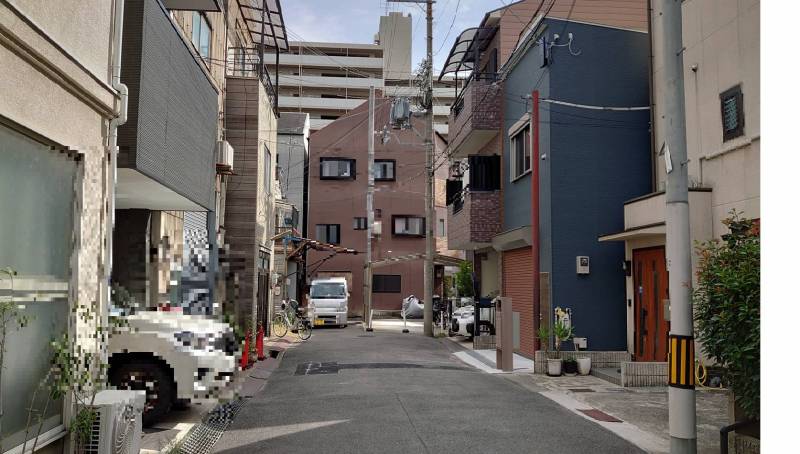 2023年(令和5年)9月撮影。前面道路