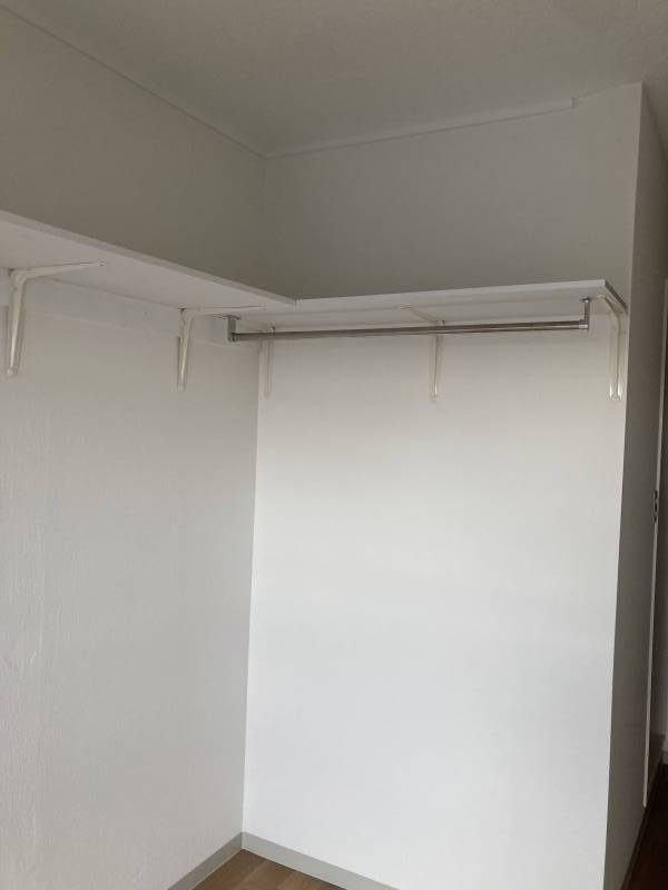 収納BOXを使うと棚の上に結構収納できます