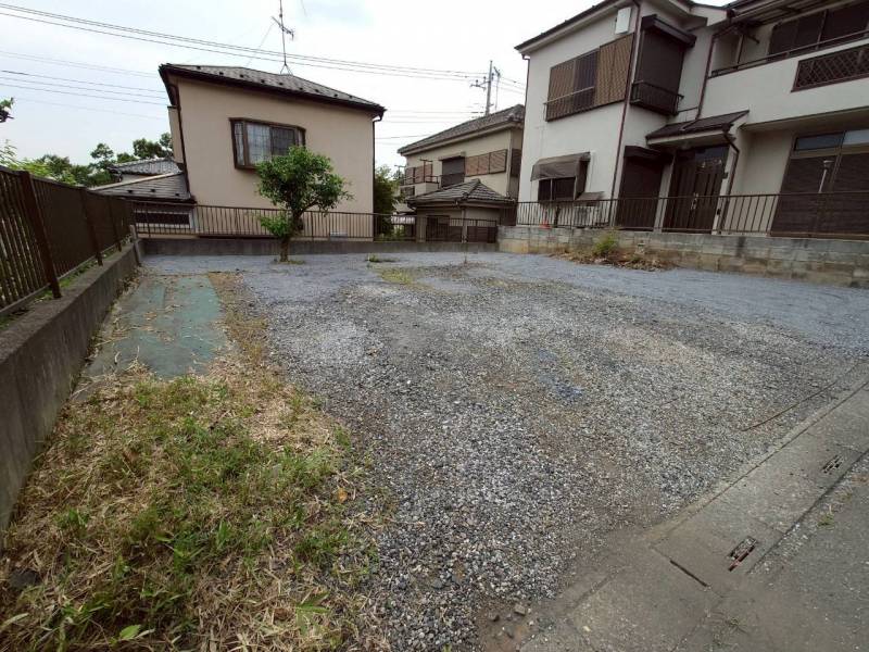 広々とした駐車場で7台以上駐車出来ます