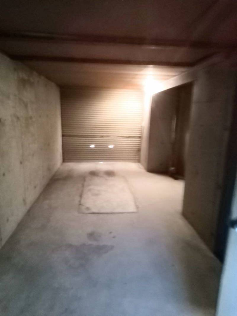 車庫、車2台駐車可能（車種による）