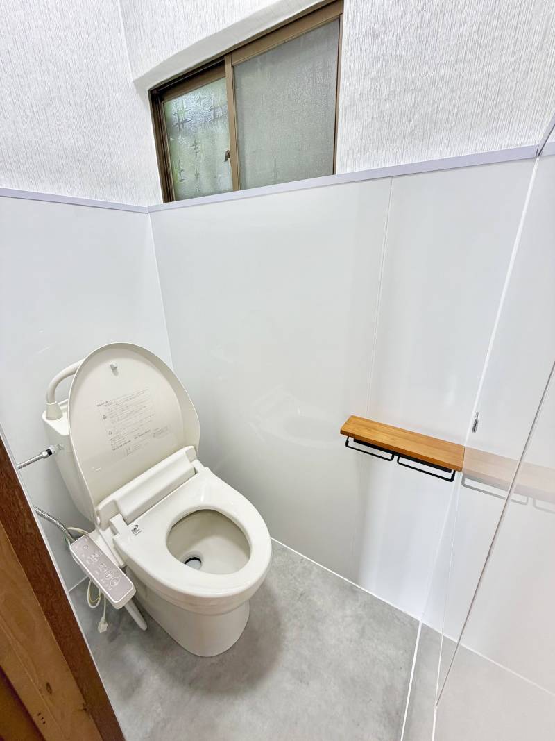 トイレ新品交換済み