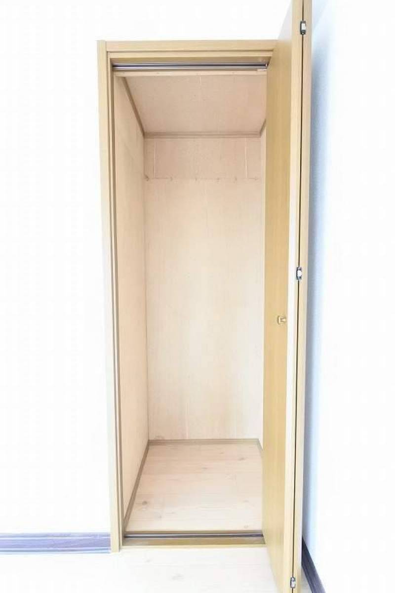 クローゼットあります！現在はアクセントクロスになっています！