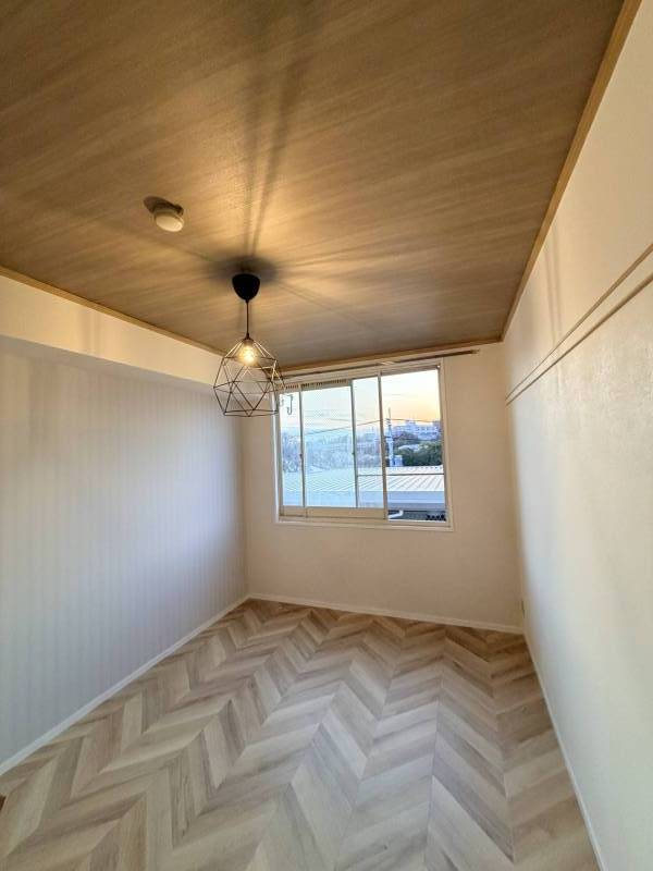 西側窓からの夕暮れ羨望