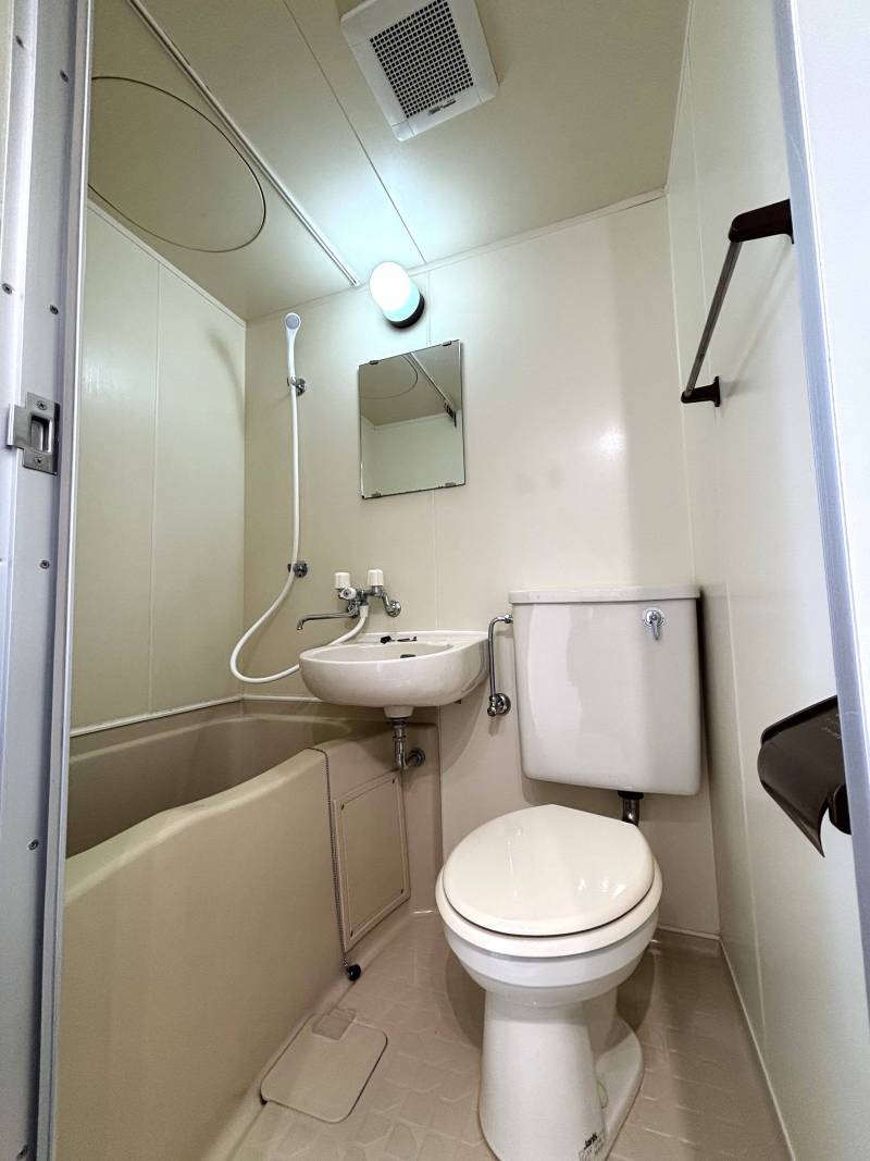 トイレ・浴室になります。