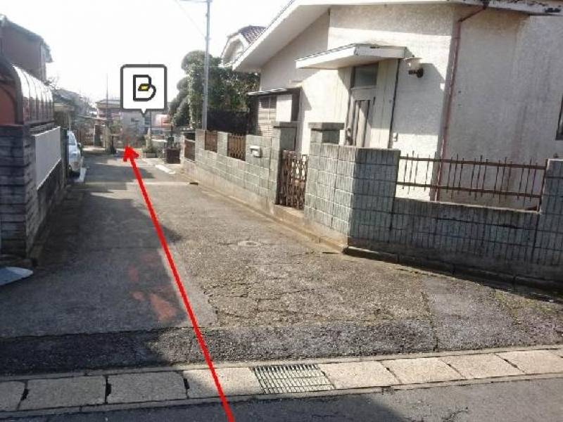 目の前の道路です