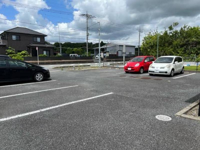 ２台駐車も可能です。ゆったり停められます。