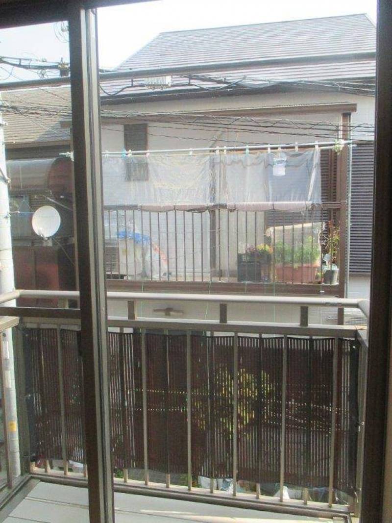 ベランダ。物干しが付いてます。