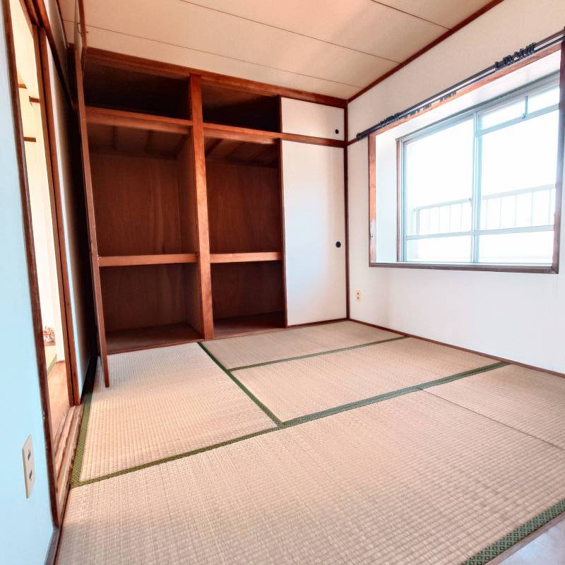 出窓がオシャレ♪
収納がたっぷり！