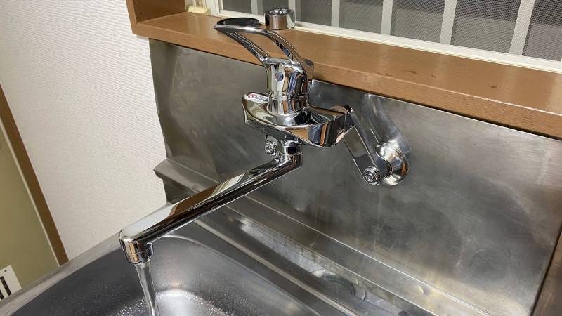 キッチンは混合水栓に更新しました