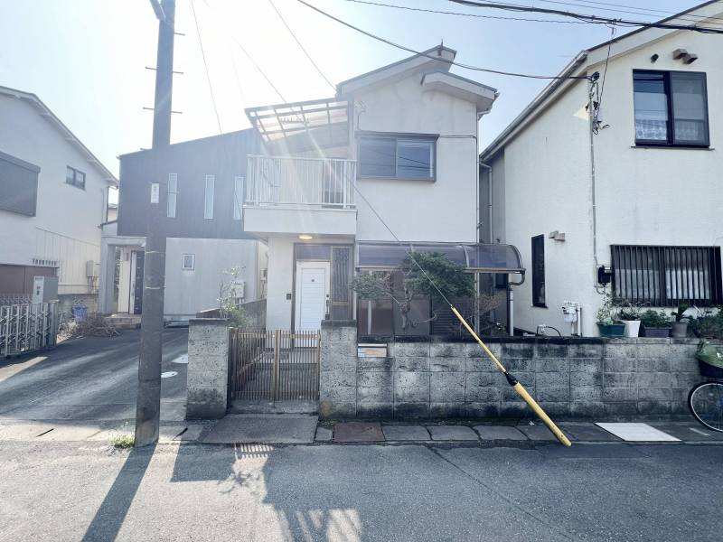 閑静な住宅街の一軒家です。