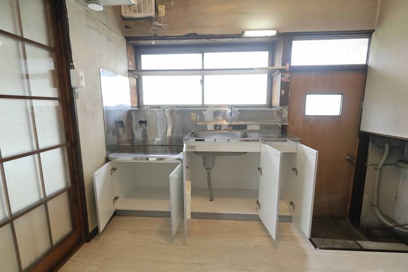 キッチンと水栓は新品