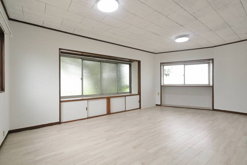 2階にも広々とした洋室1