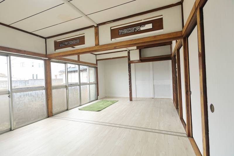 12畳のメインリビング3