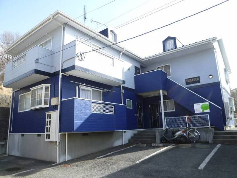 閑静な住宅街に佇むサンラック♪
敷地内に駐車場あります