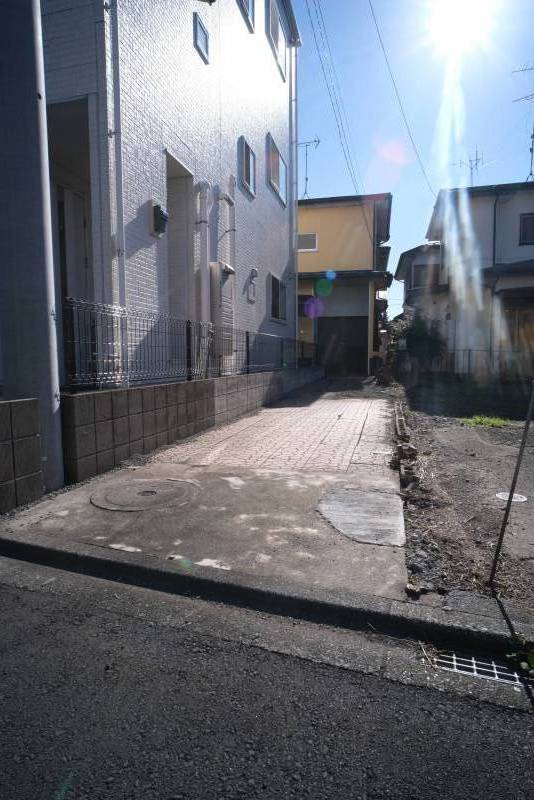 ２ｍの通路、軽自動車なら置けます。