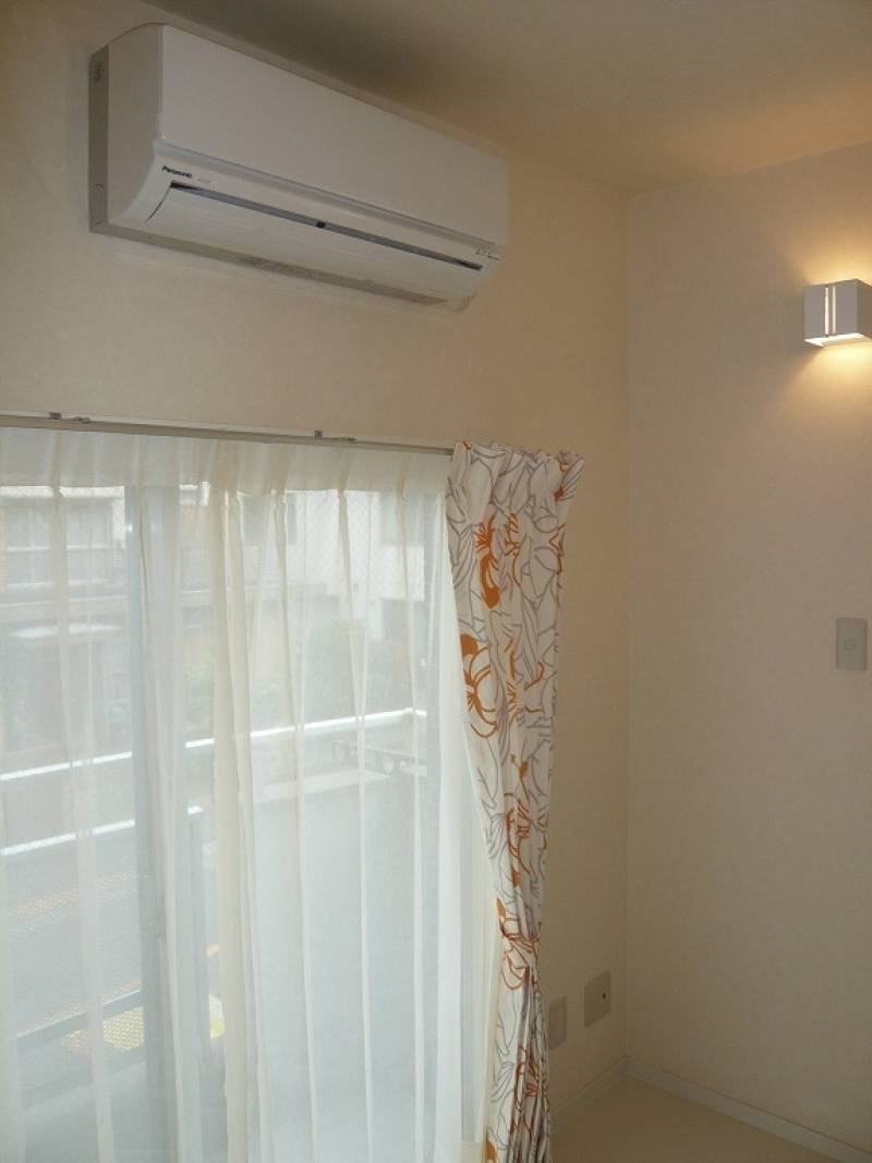 エアコンと間接照明