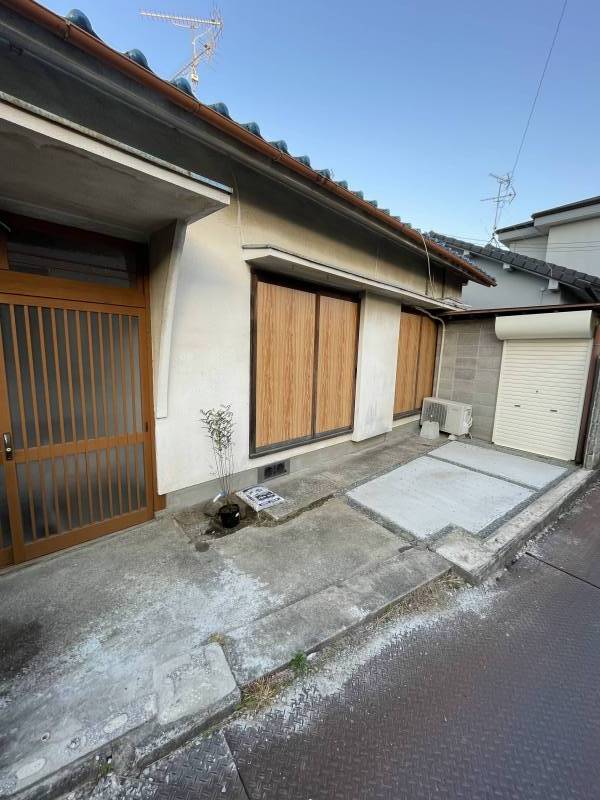 駐車場（軽自動車）、バイクガレージ付き！