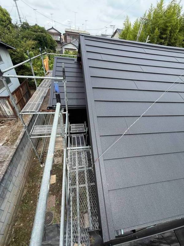 軽量の屋根なので地震があっても安心です！