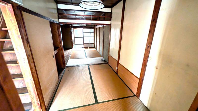 1階南和室　棚付き和室で収納もしっかり