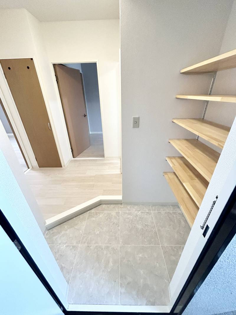 玄関土間はオシャレなCF仕上げです♪