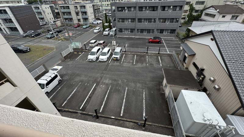 敷地内駐車場1台分無料！