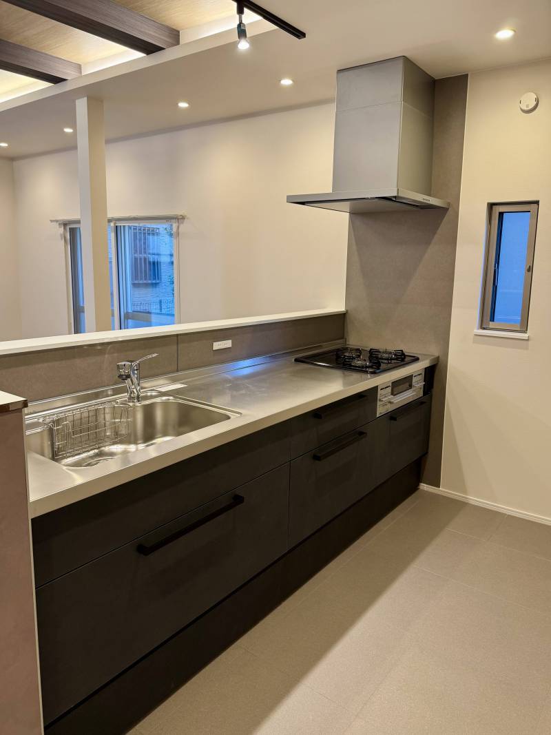 新品システムキッチン