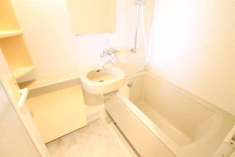 浴室は2点ユニットで必要なものがまとめられています！