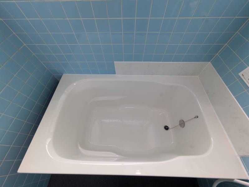 【新品】
足の伸ばせる1100㍉の浴槽。