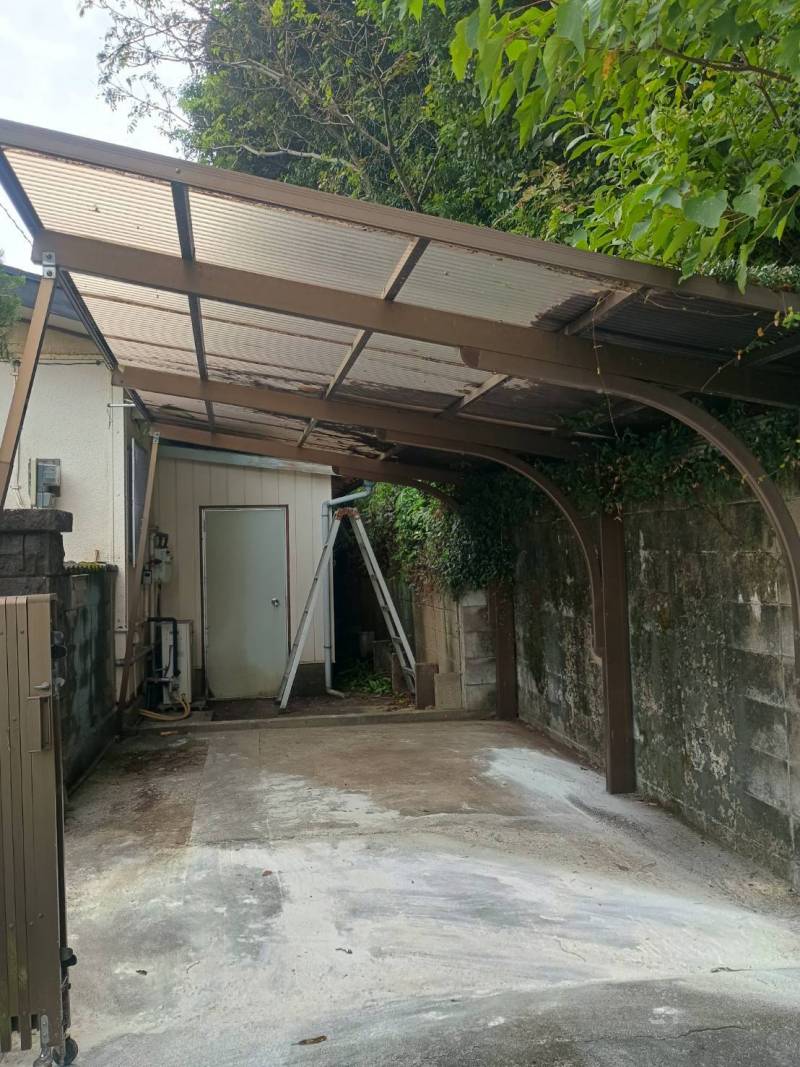 倉庫あり、駐車場屋根付
