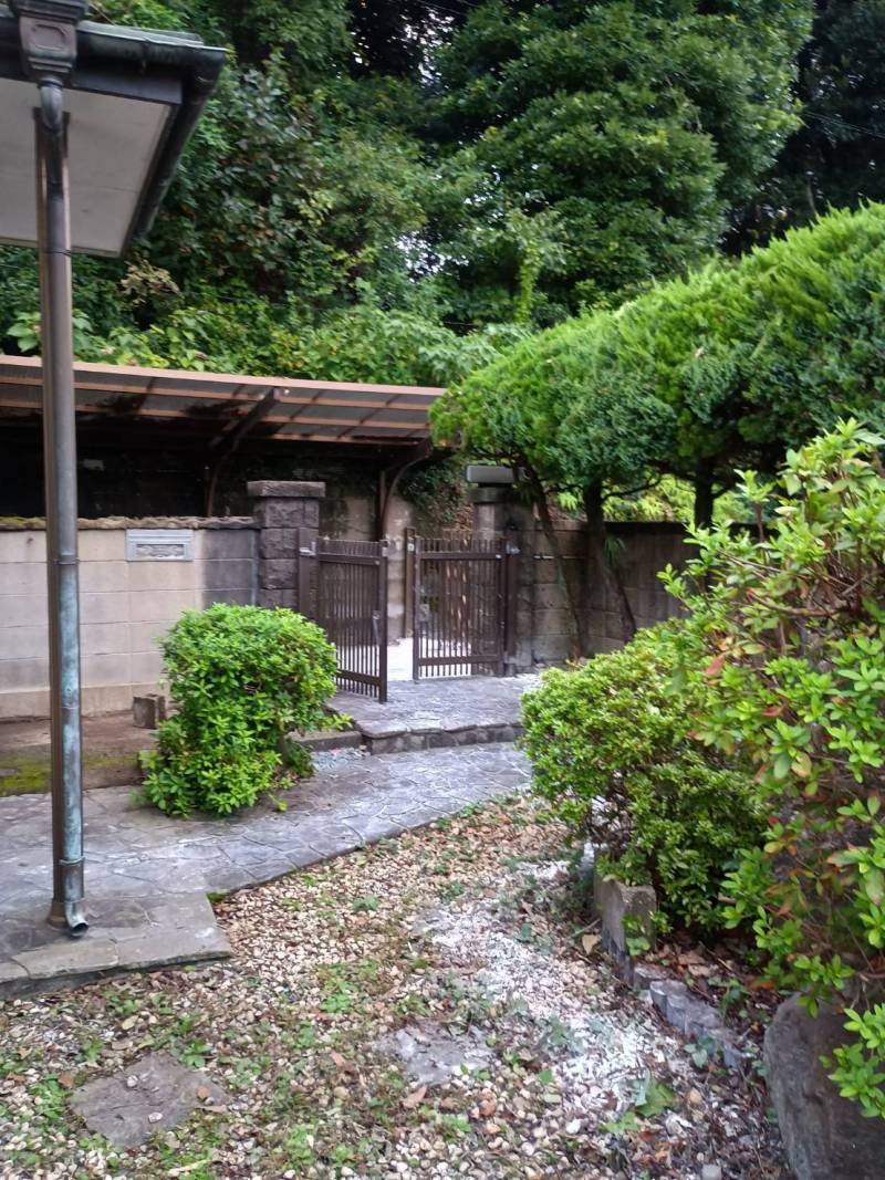 庭付きです
