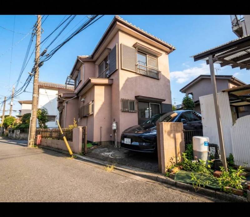 無料駐車場付きです。
自転車バイクもとめられるとは思います。