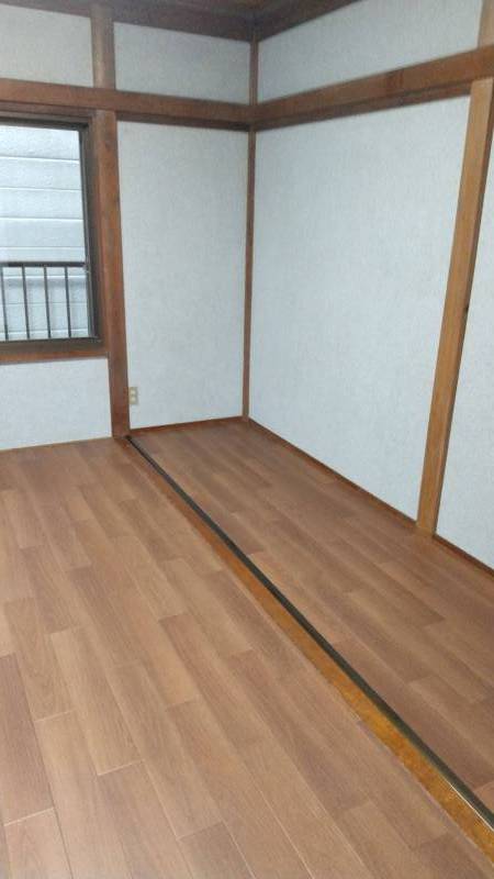 ２階６畳間、フローリングにリフォームしました。