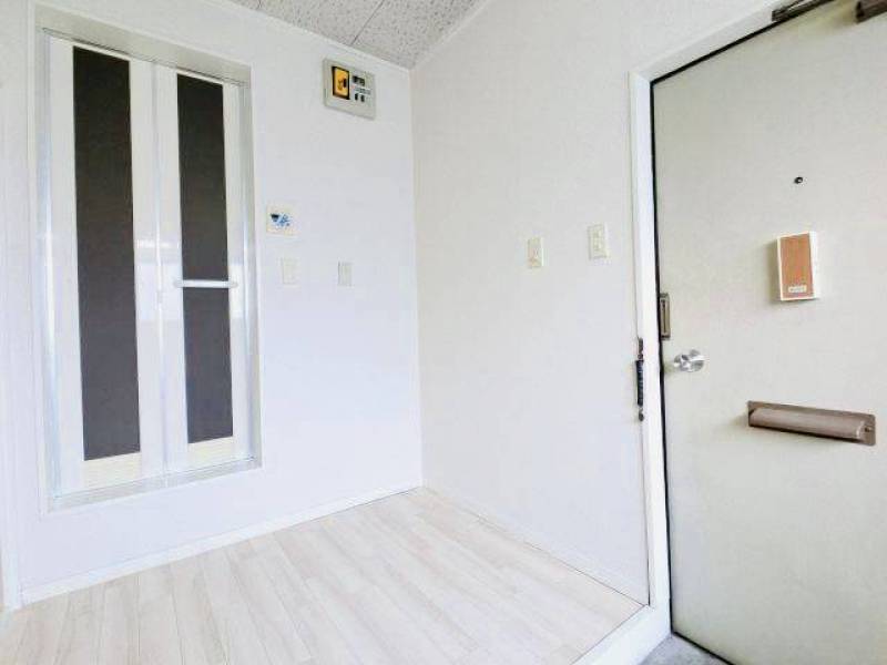 白を基調とした明るさのあるお部屋です！