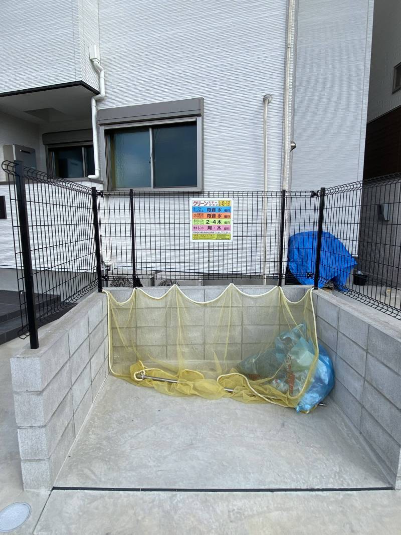 建物の敷地内にゴミステーション