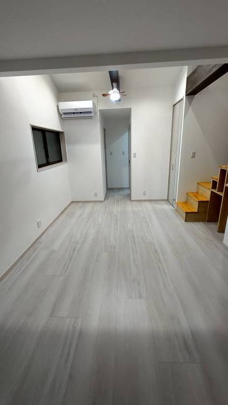 キッチンからリビング